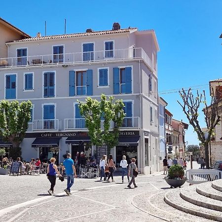 Viverenumana Appartamenti La Tua Casa In Centro A Pochi Passi Dal Mare Exterior foto