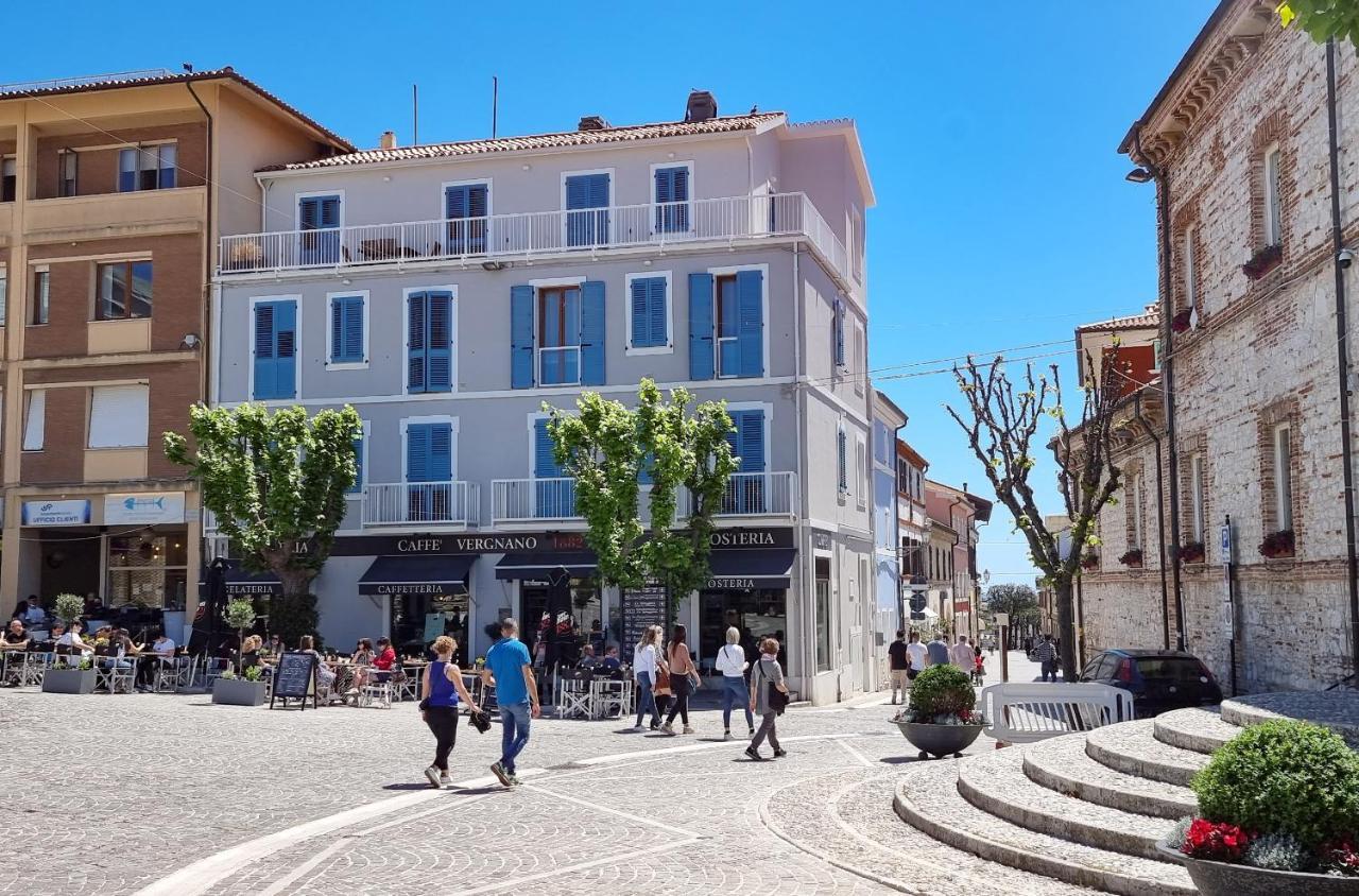 Viverenumana Appartamenti La Tua Casa In Centro A Pochi Passi Dal Mare Exterior foto