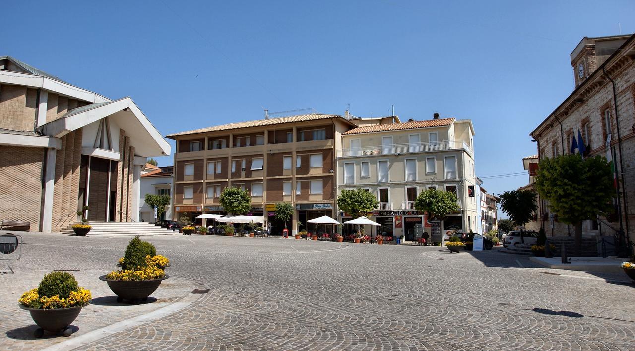 Viverenumana Appartamenti La Tua Casa In Centro A Pochi Passi Dal Mare Exterior foto